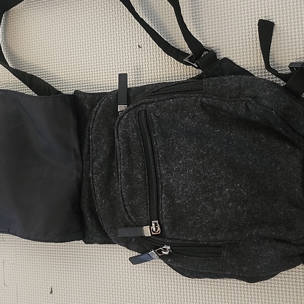 Backpack - Picture 3 of 4